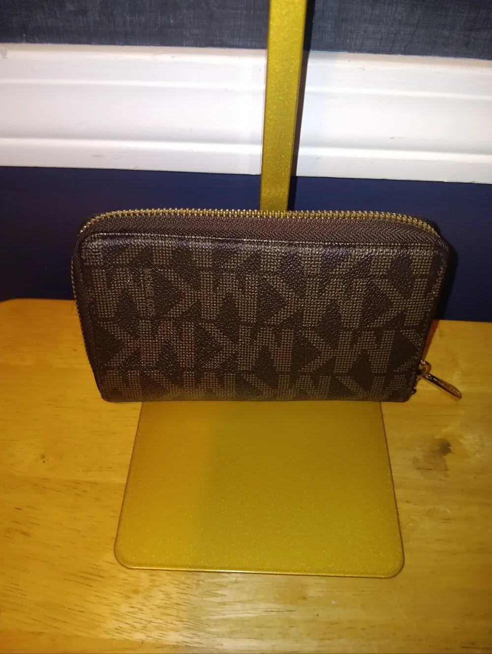 Michael Kors Monogram Zippy Walelt
